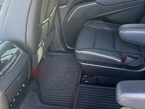 Used 2024 Cadillac Escalade ESV Sport w/ LPO, ONYX Package image 27