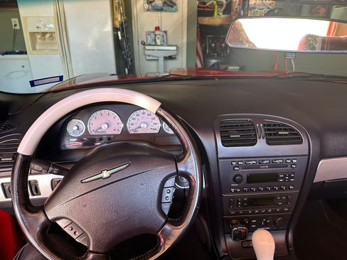 Used 2004 Ford Thunderbird image 9