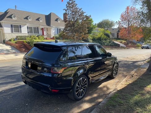 Used 2018 Land Rover Range Rover Sport HSE image 2