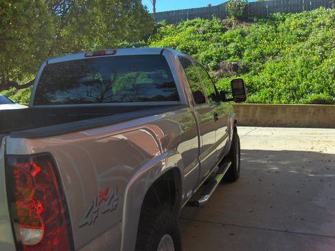 Used 2006 Chevrolet Silverado 2500 LT w/ Heavy-Duty Power Package image 12