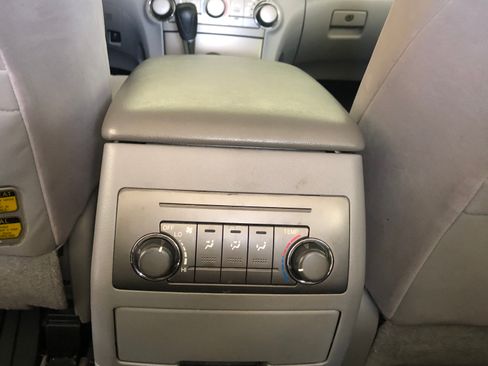 Used 2010 Toyota Highlander 2WD image 18