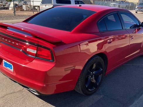 Used 2013 Dodge Charger SXT w/ Blacktop Pkg image 11