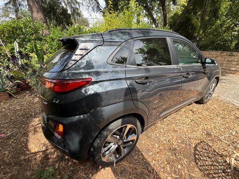 Used 2018 Hyundai Kona Ultimate FWD image 4