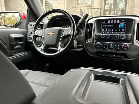 Used 2019 Chevrolet Silverado 1500 LT w/ LPO, Black Pack AWD/4WD image 4