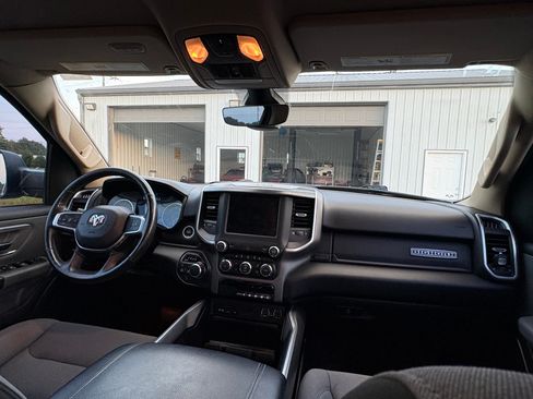 Used 2019 RAM 1500 Big Horn AWD/4WD image 14