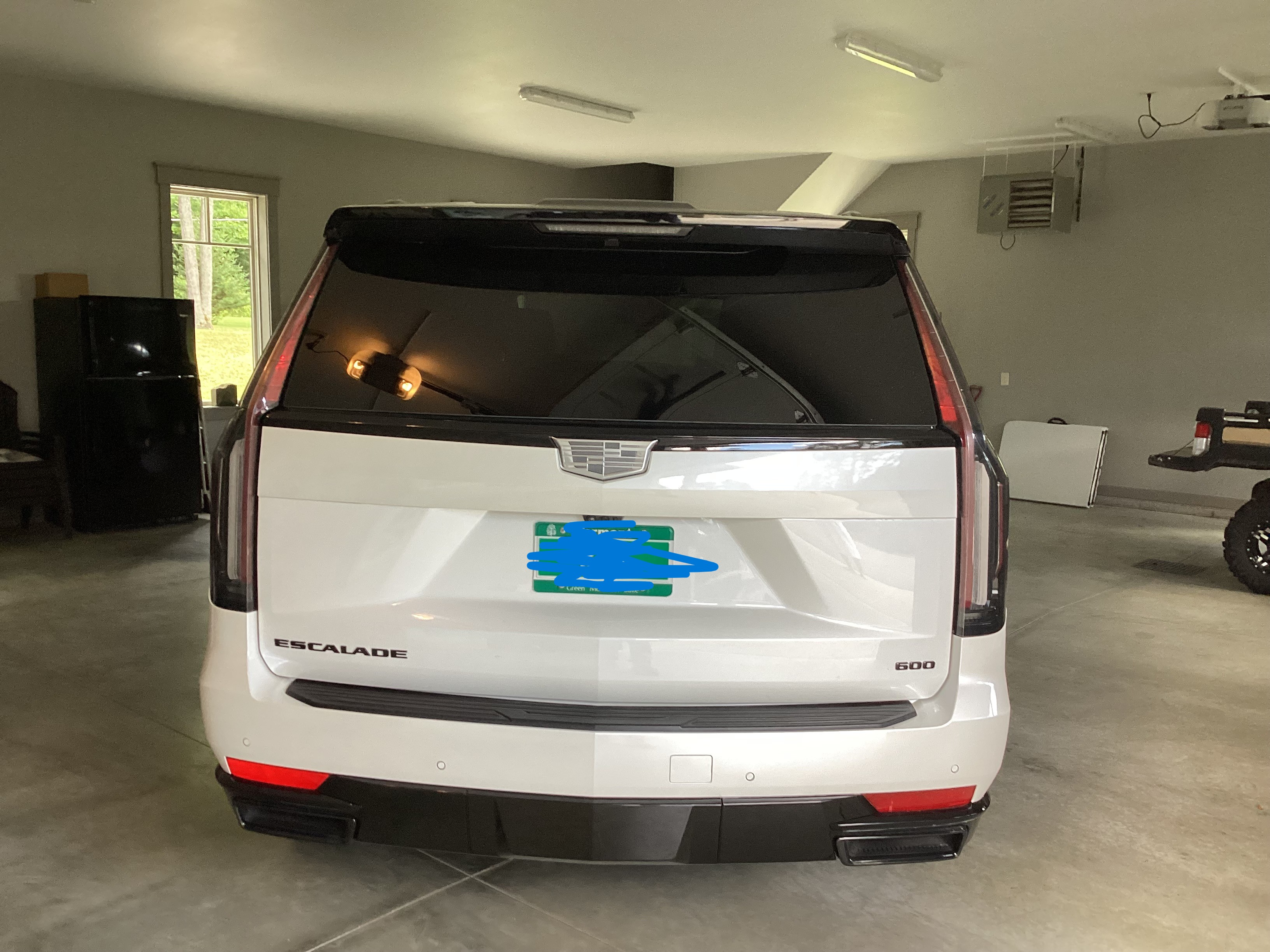 Used 2024 Cadillac Escalade Sport w/ LPO, ONYX Package AWD/4WD image 2