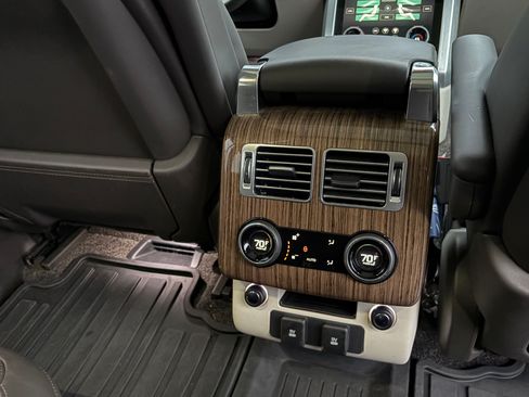 Used 2019 Land Rover Range Rover Supercharged image 9