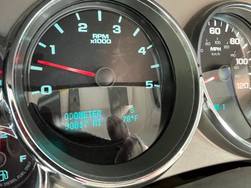 Used 2013 Chevrolet Silverado 2500 LT w/ Interior Plus Package image 10