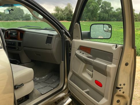 Used 2006 Dodge Ram 2500 Truck SLT w/ Quad Cab Big Horn Value Group AWD/4WD image 19