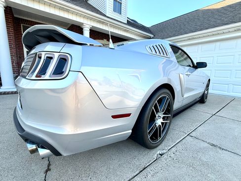Used 2012 Ford Mustang GT Premium w/ Brembo Brake Pkg image 10