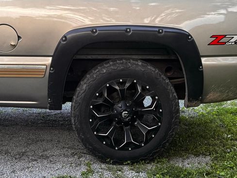 Used 2001 Chevrolet Silverado 1500 LS w/ Off-Road Chassis Pkg image 10