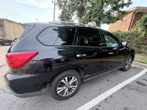 Used 2018 Nissan Pathfinder SL FWD image 17