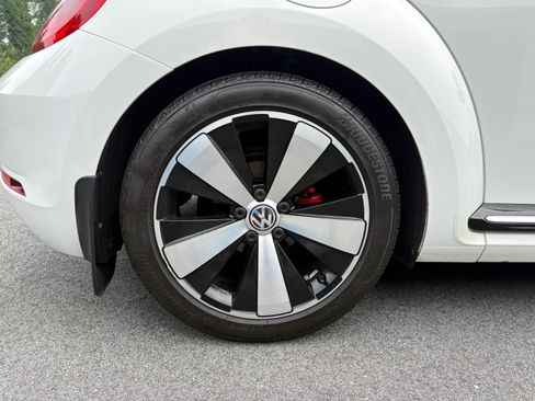 Used 2013 Volkswagen Beetle 2.0T FWD image 11