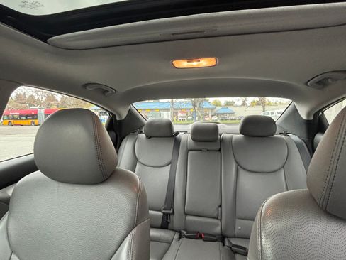 Used 2011 Hyundai Elantra Limited image 31