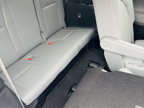 Used 2021 Toyota Highlander Platinum image 19