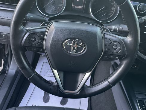 Used 2019 Toyota Camry SE w/ Carpet Mat Package image 16