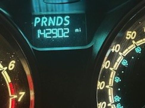 Used 2014 Ford Fiesta Titanium image 11