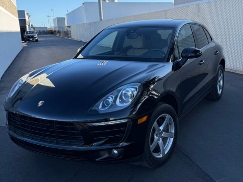 Used 2018 Porsche Macan Sport Edition AWD/4WD image 8