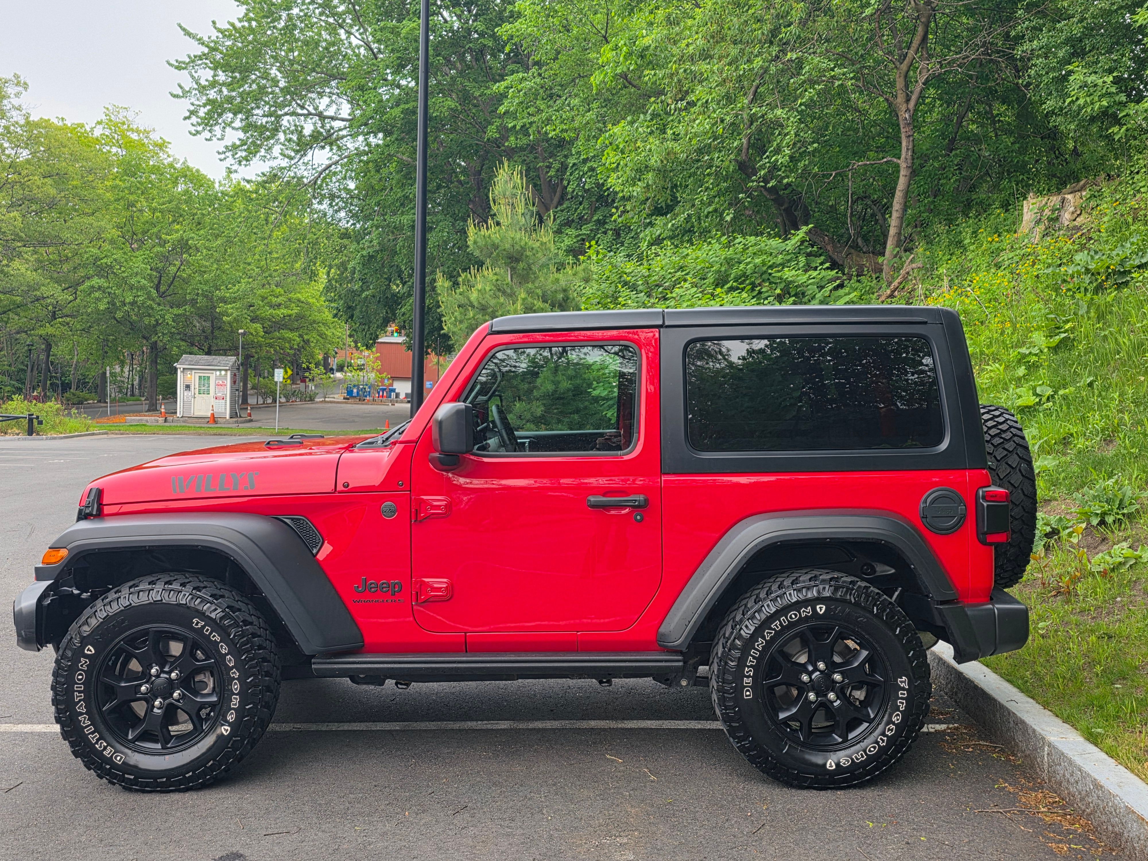 Used 2023 Jeep Wrangler Sport AWD/4WD image 5