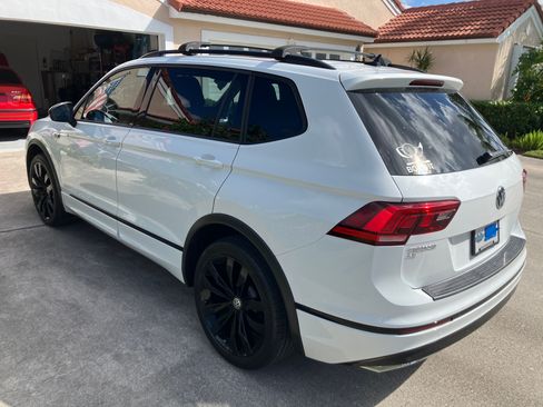 Used 2021 Volkswagen Tiguan SE R-Line image 2