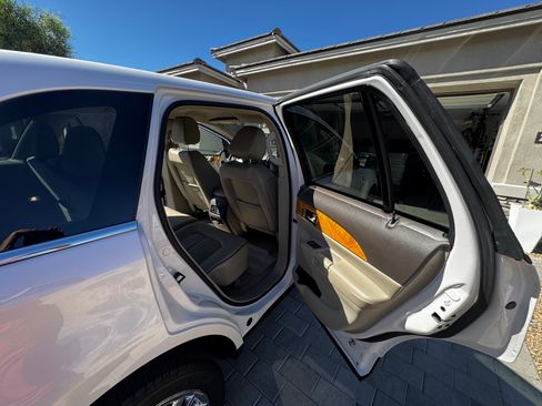 Used 2014 Lincoln MKX AWD w/ Equipment Group 101A image 15