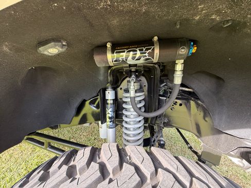 Used 2022 Ford F250 Lariat w/ Black Appearance Package image 12