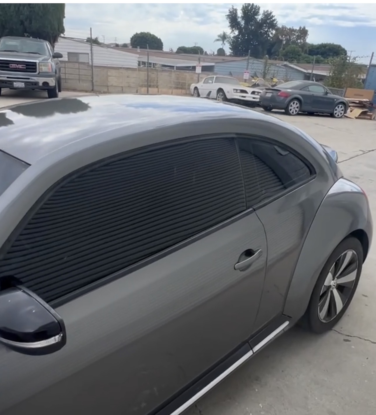 Used 2013 Volkswagen Beetle 2.0T FWD image 2