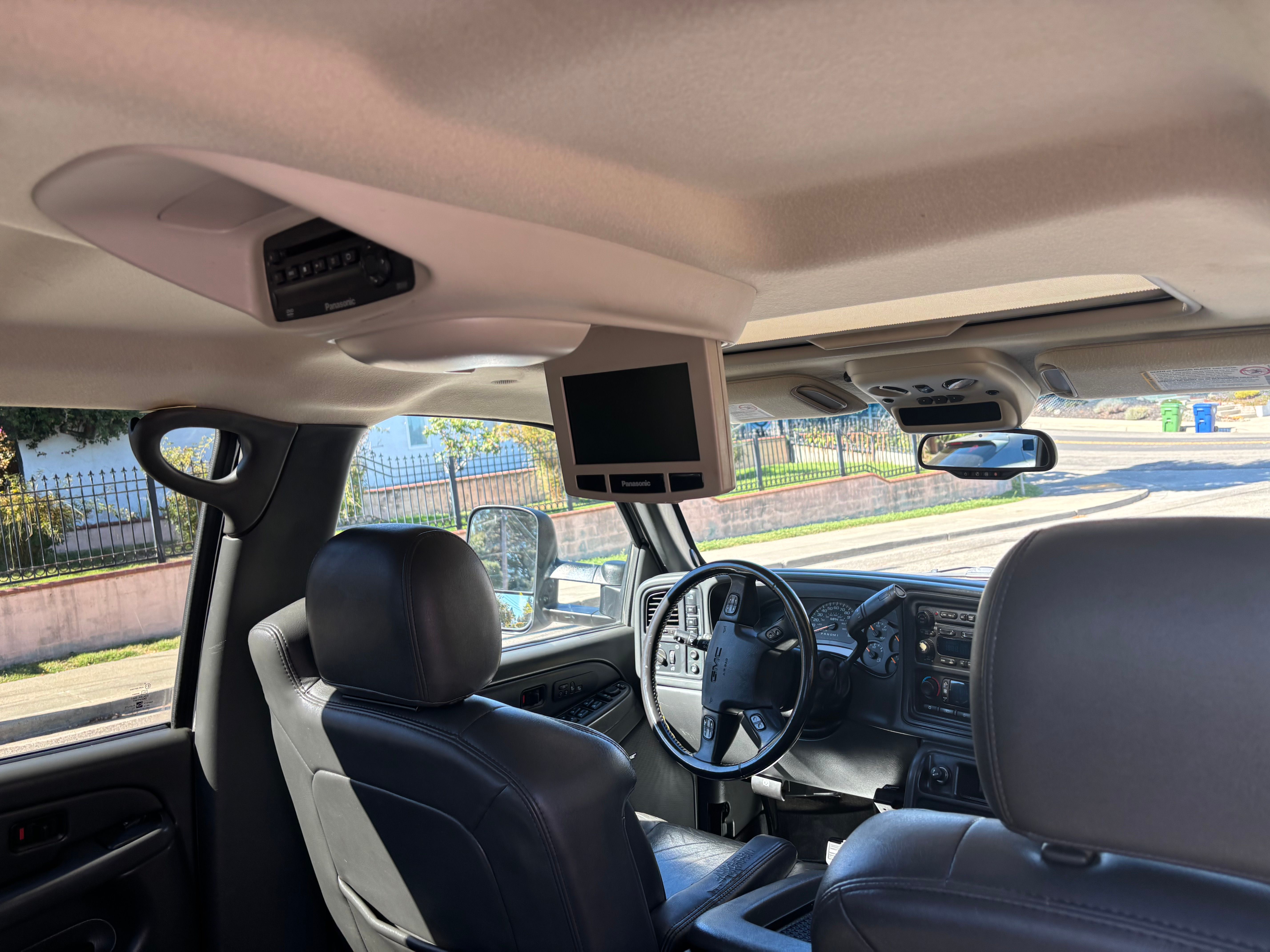 Used 2007 GMC Sierra 3500 SLT w/ Heavy-Duty Power Package AWD/4WD image 17