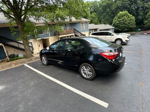 Used 2014 Toyota Corolla LE FWD image 9