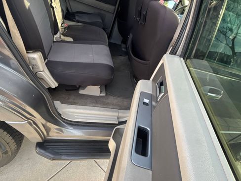 Used 2010 Ford Expedition XLT image 18