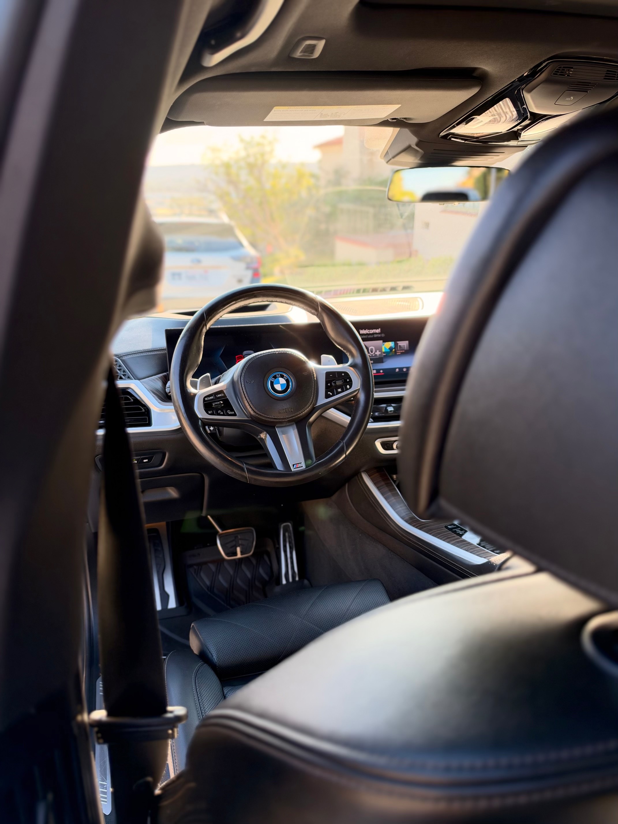 Used 2024 BMW X5 xDrive50e w/ M Sport Package AWD/4WD image 9