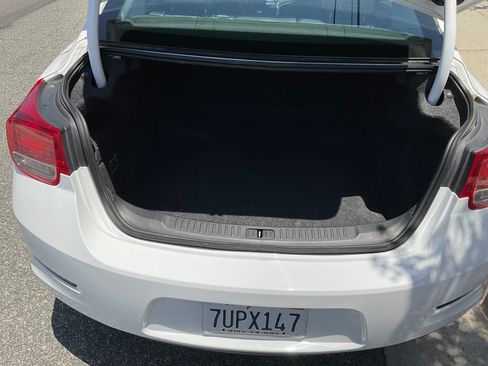 Used 2016 Chevrolet Malibu LT FWD image 6