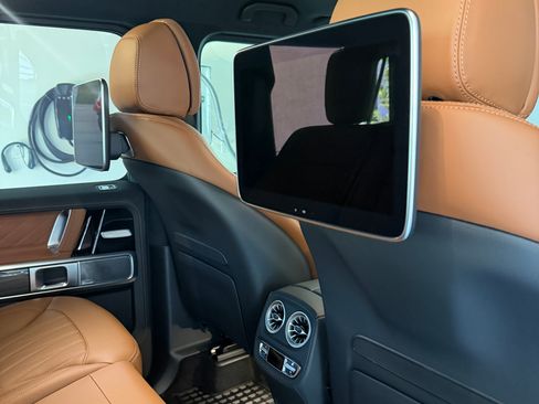 Used 2025 Mercedes-Benz G 580 w/ EQ Technology image 9