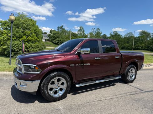 Used 2012 RAM 1500 Laramie AWD/4WD image 2