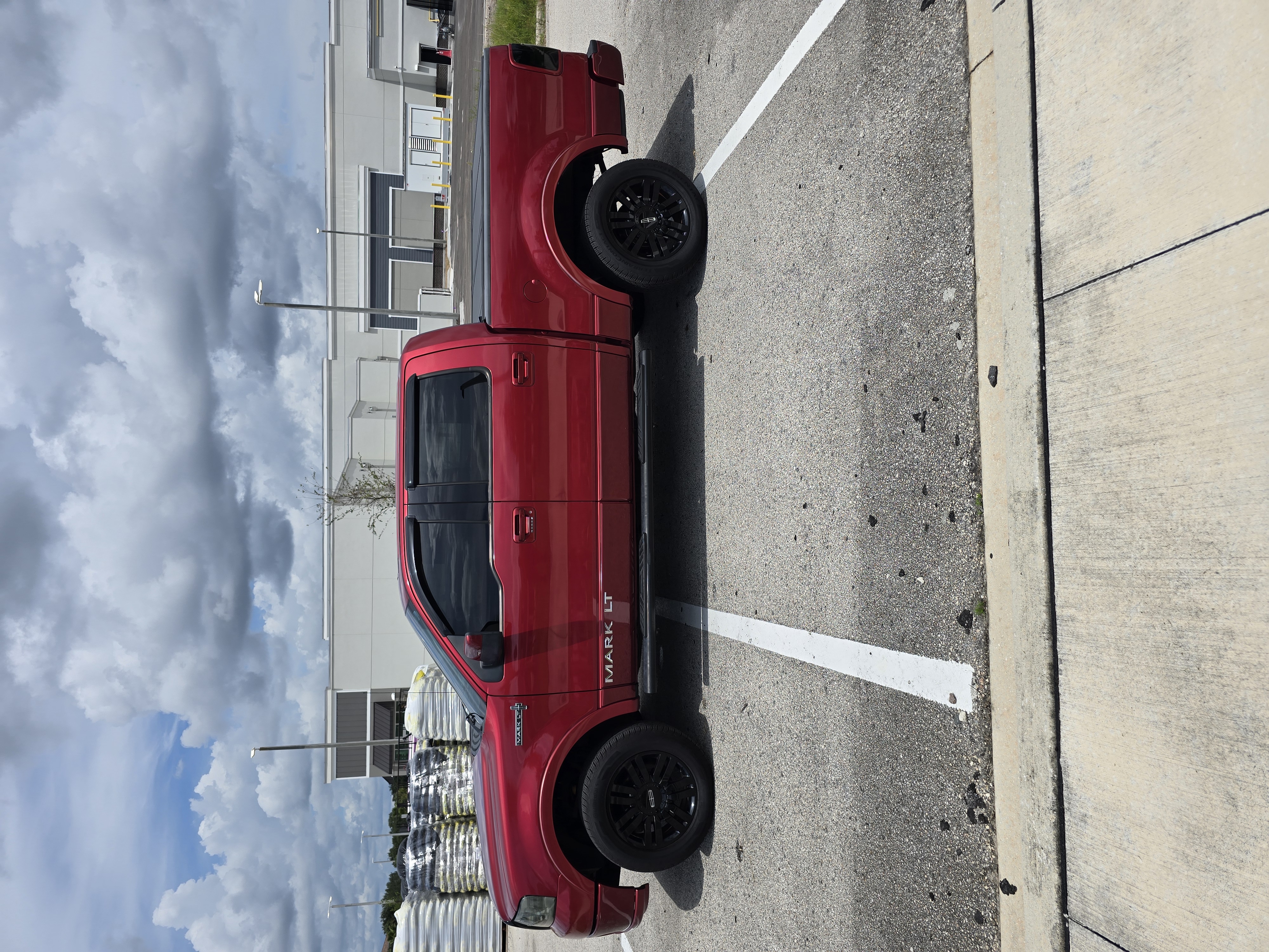 Used 2008 Lincoln Mark LT 4x4 image 1
