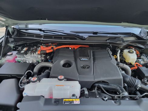 Used 2025 Toyota Tundra Platinum image 20