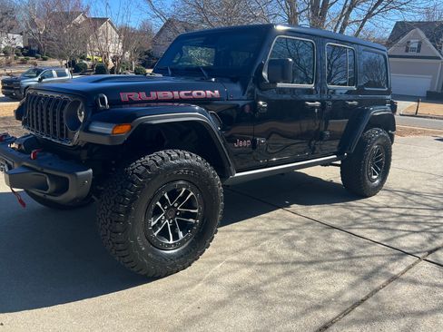 Used 2024 Jeep Wrangler Unlimited Rubicon image 1