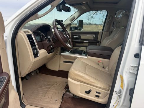 Used 2013 RAM 2500 Laramie w/ Convenience Group image 10