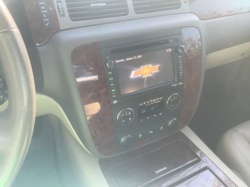 Used 2013 Chevrolet Tahoe LTZ image 24