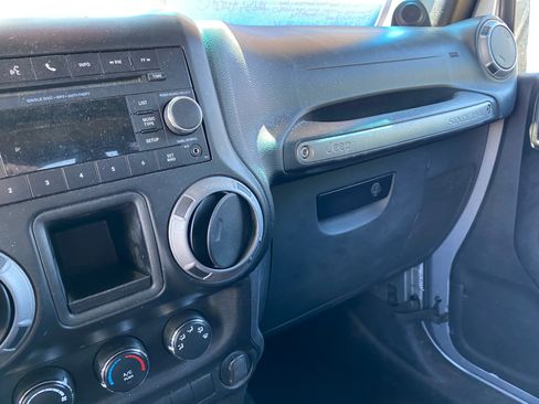Used 2013 Jeep Wrangler Sport w/ Connectivity Group AWD/4WD image 9
