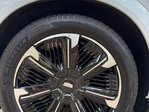 Used 2026 Cadillac Escalade IQ Sport 2 AWD/4WD image 11