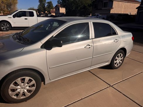 Used 2009 Toyota Corolla Sedan 4D image 5