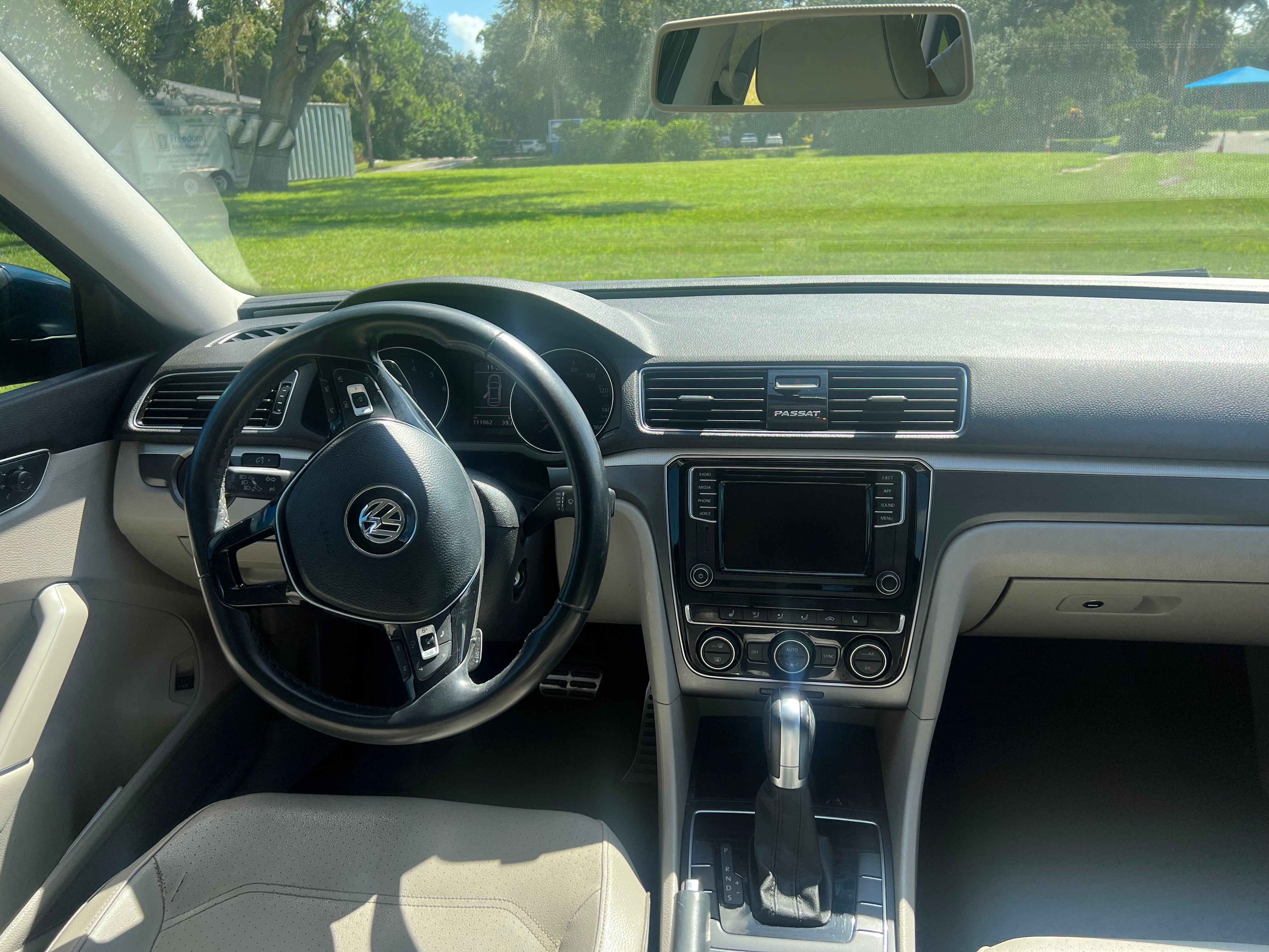 Used 2018 Volkswagen Passat 2.0T R-Line FWD image 6