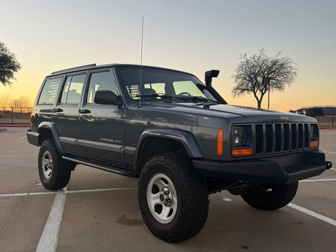 Used 2001 Jeep Cherokee Sport image 4