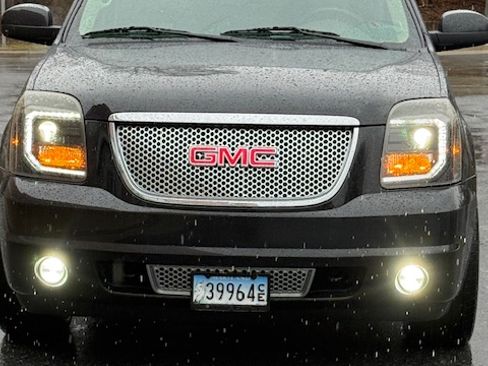 Used 2012 GMC Yukon XL Denali image 4