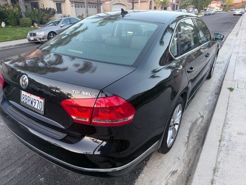 Used 2015 Volkswagen Passat TDI SEL Premium image 2