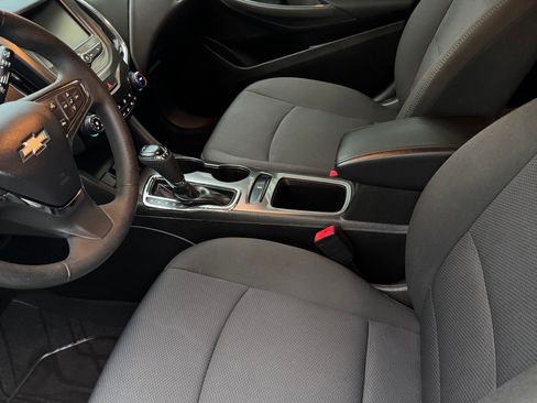 Used 2018 Chevrolet Cruze LT image 11