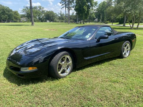 Used 2003 Chevrolet Corvette Convertible 2D w/ Preferred Equipment Group1 image 13