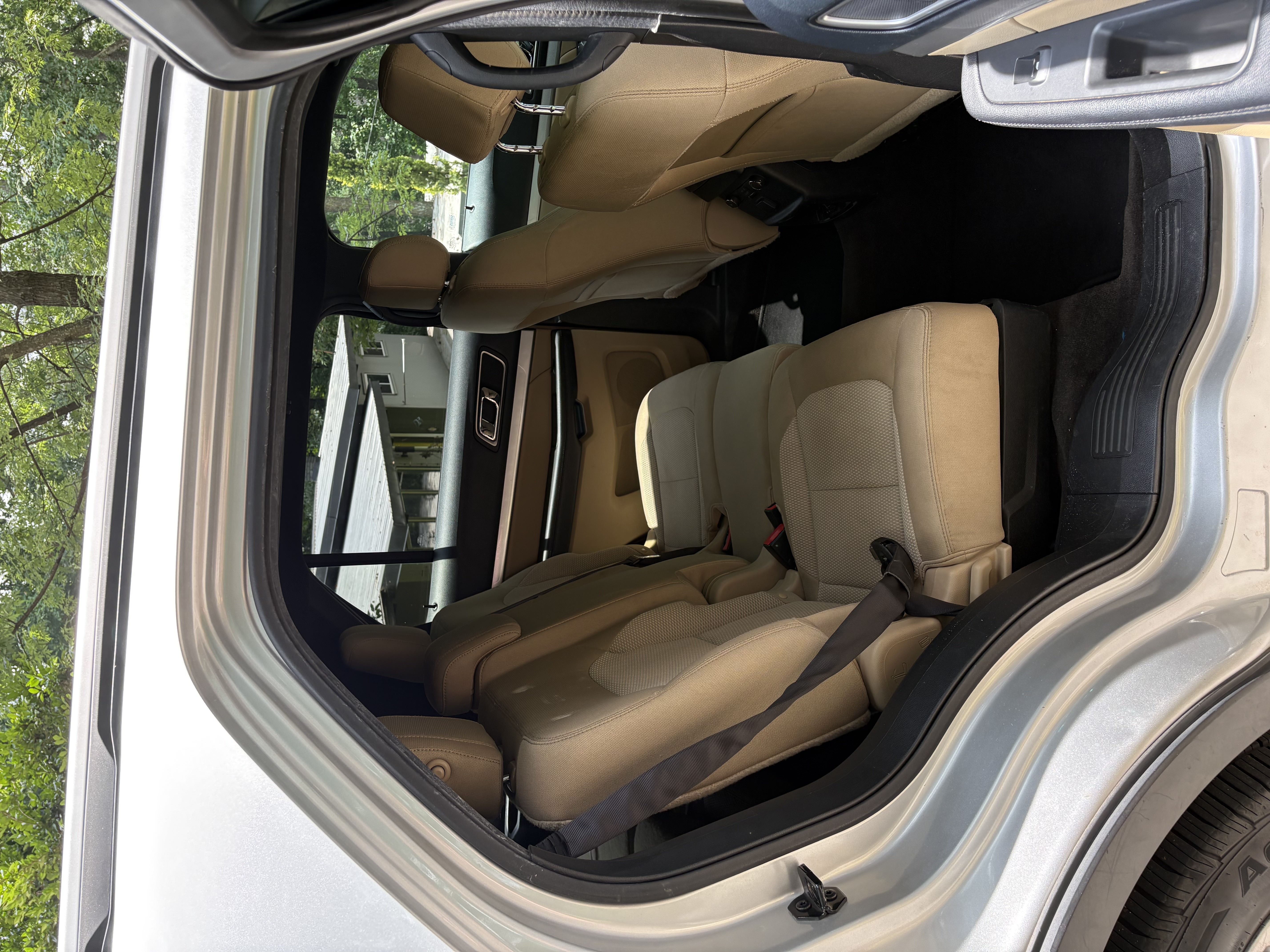 Used 2016 Ford Explorer XLT w/ Equipment Group 201A FWD image 15