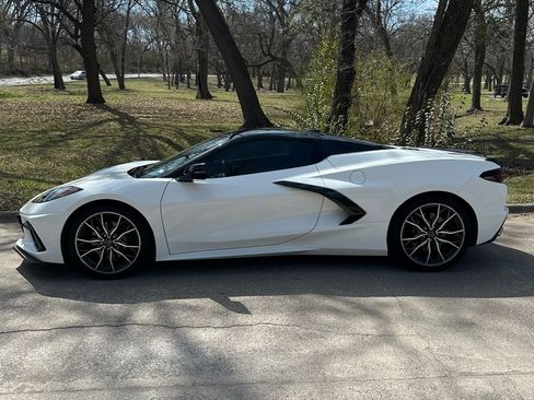 Used 2025 Chevrolet Corvette Stingray Preferred Conv w/ 2LT image 4